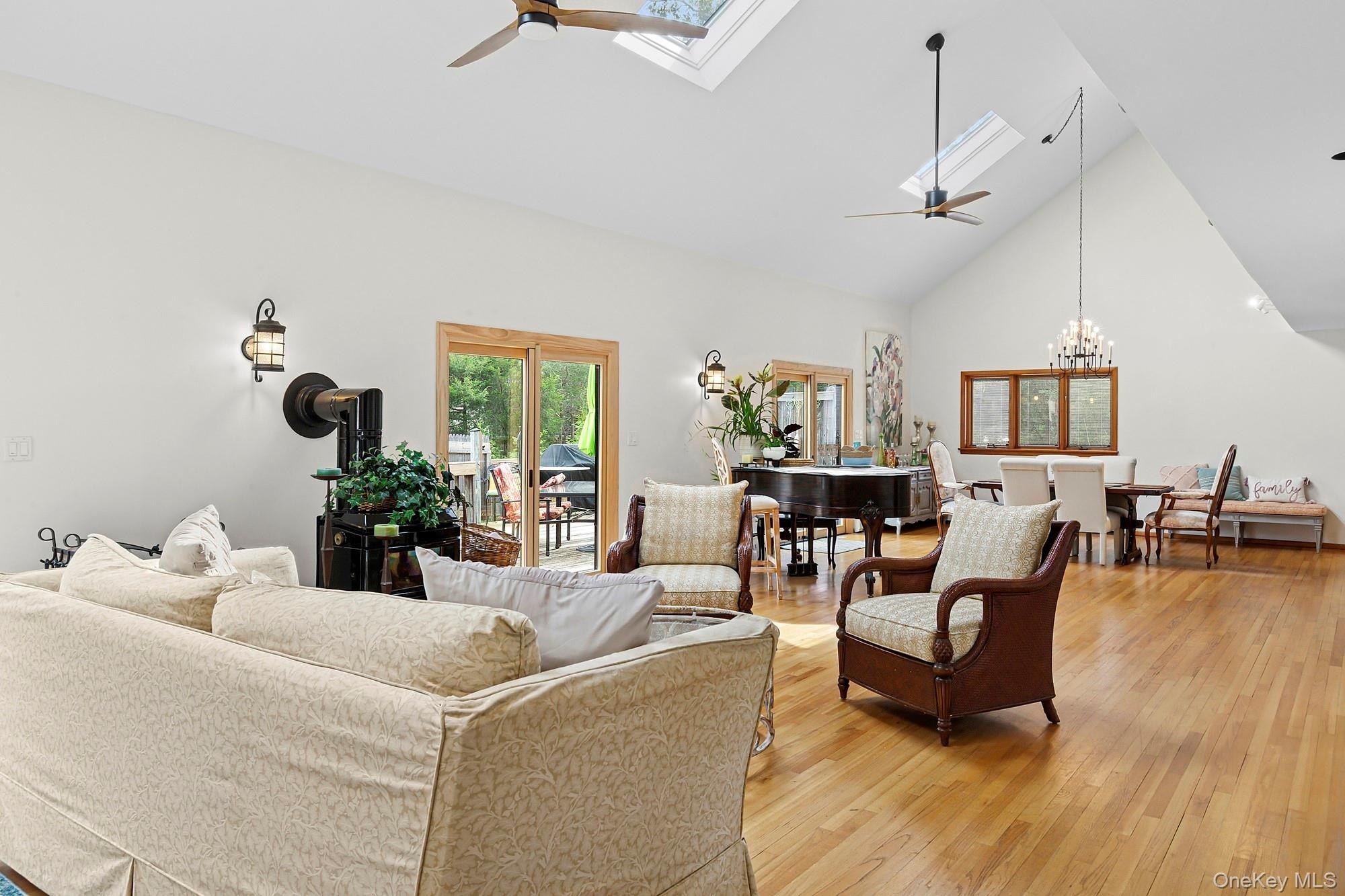 624 Noyack Rd – photo 2