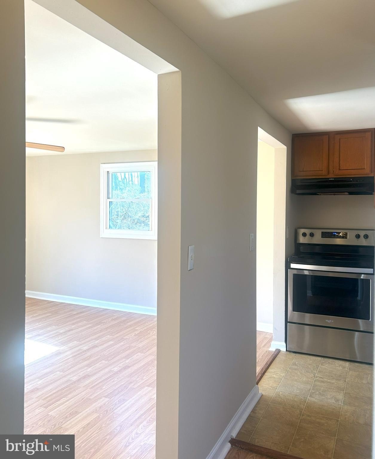 90 Charles Way – photo 3