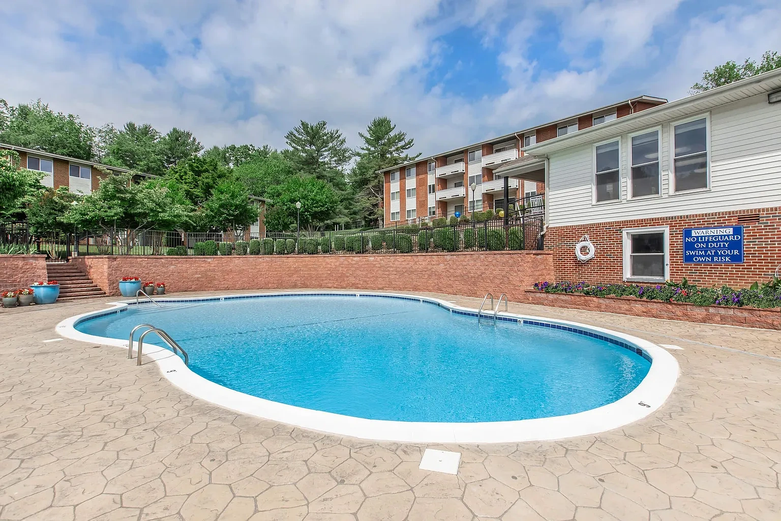 Windsor Hills Apartments – photo 2