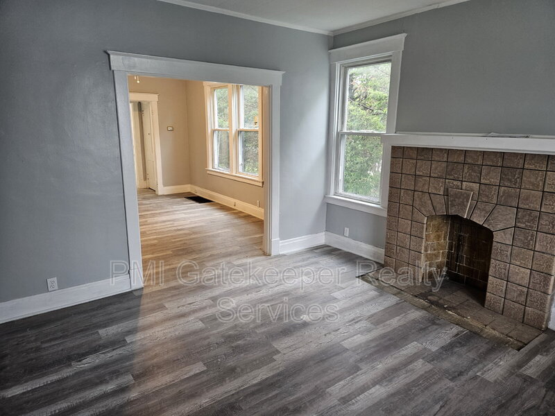 5402 Rolston Ave – photo 2
