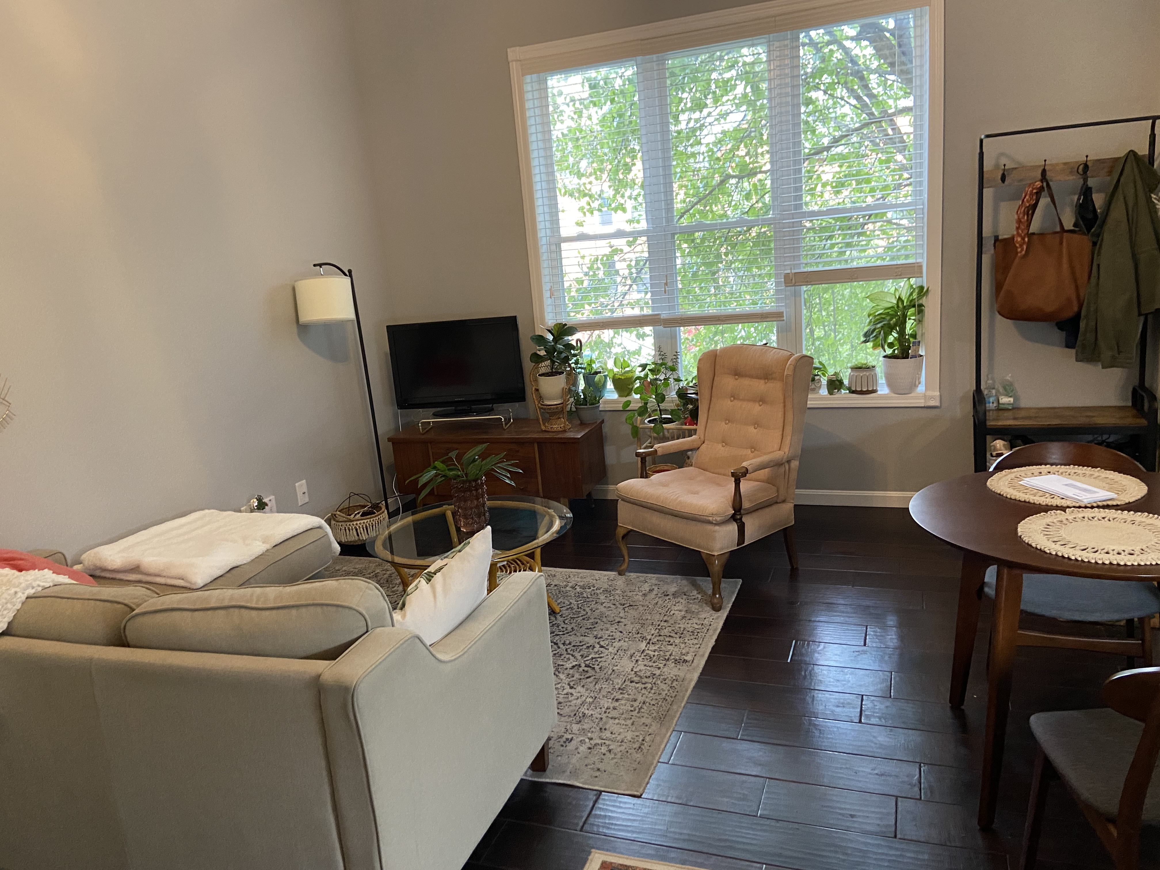 2126 Fulton Ave unit 2 – photo 2