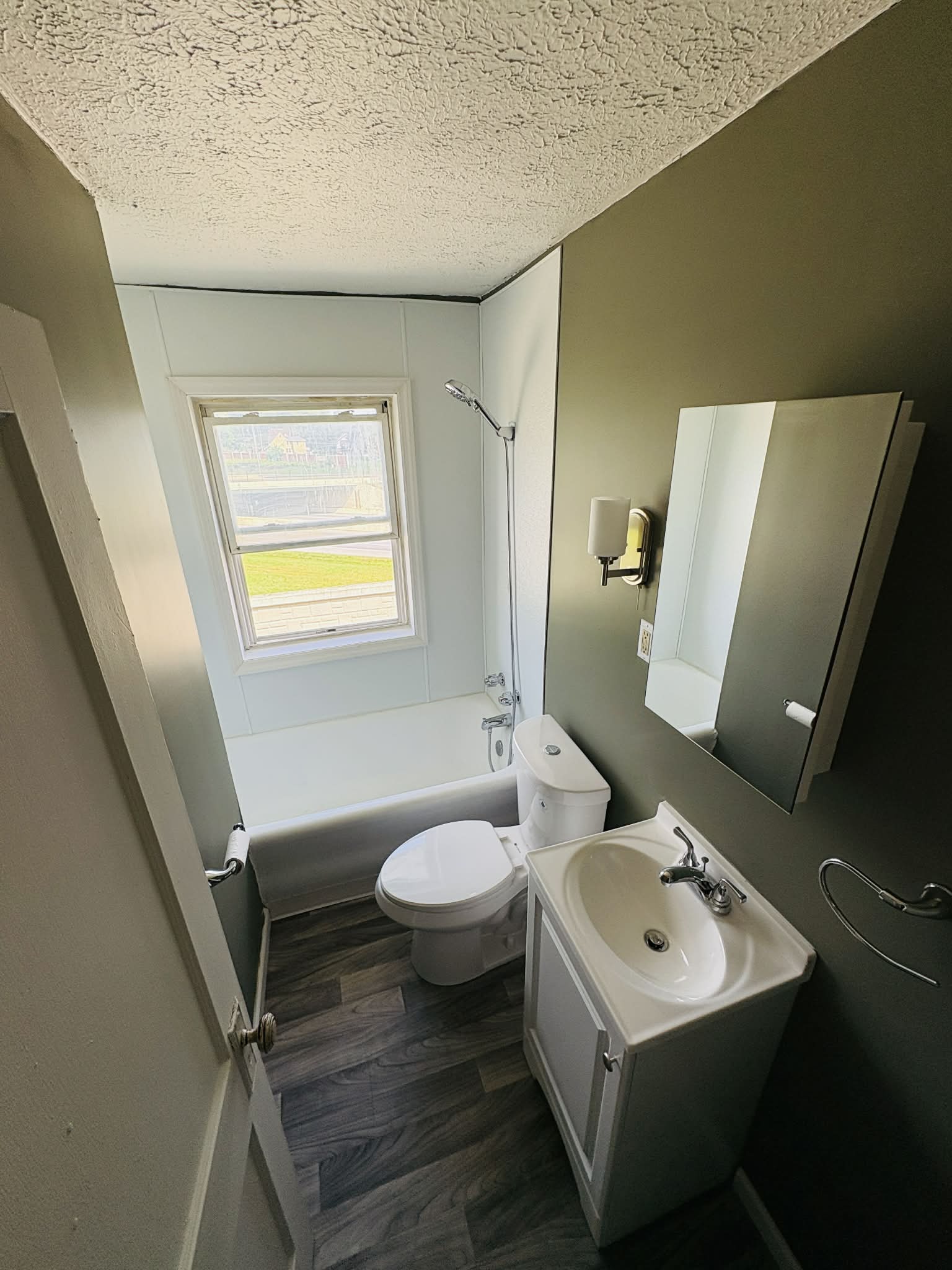 136 Park Ave SW unit 3 – photo 5
