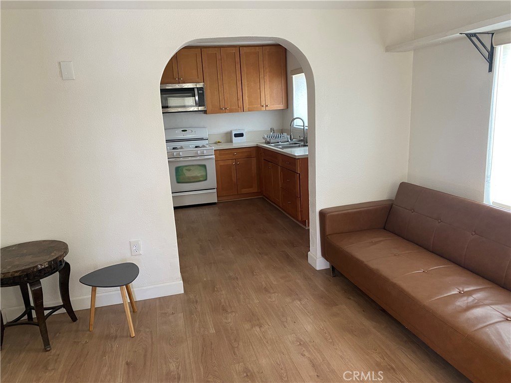 19216 Kendall Dr – photo 4