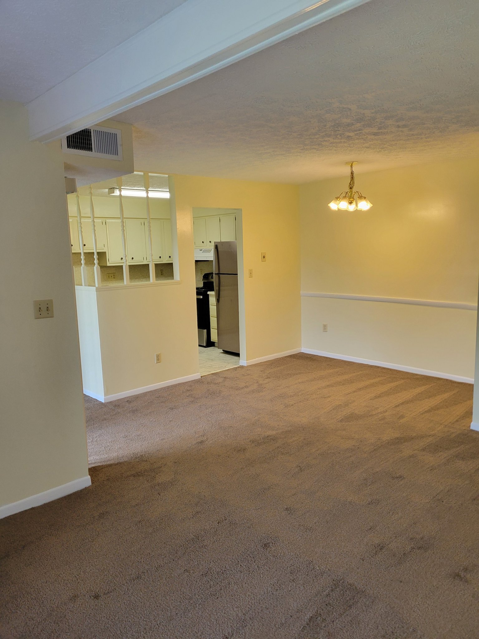 515 Powell Ln unit 2 – photo 3