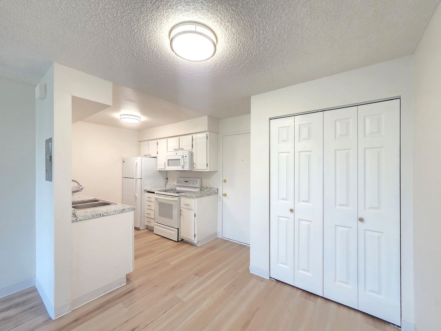 1204 W 6th Ave unit 104 – photo 2