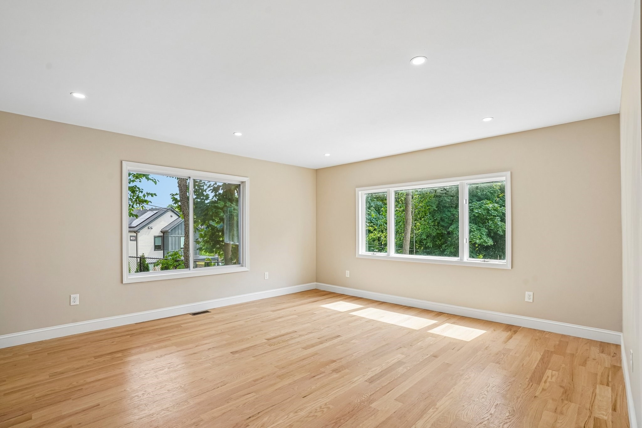 559 Winthrop St – photo 2