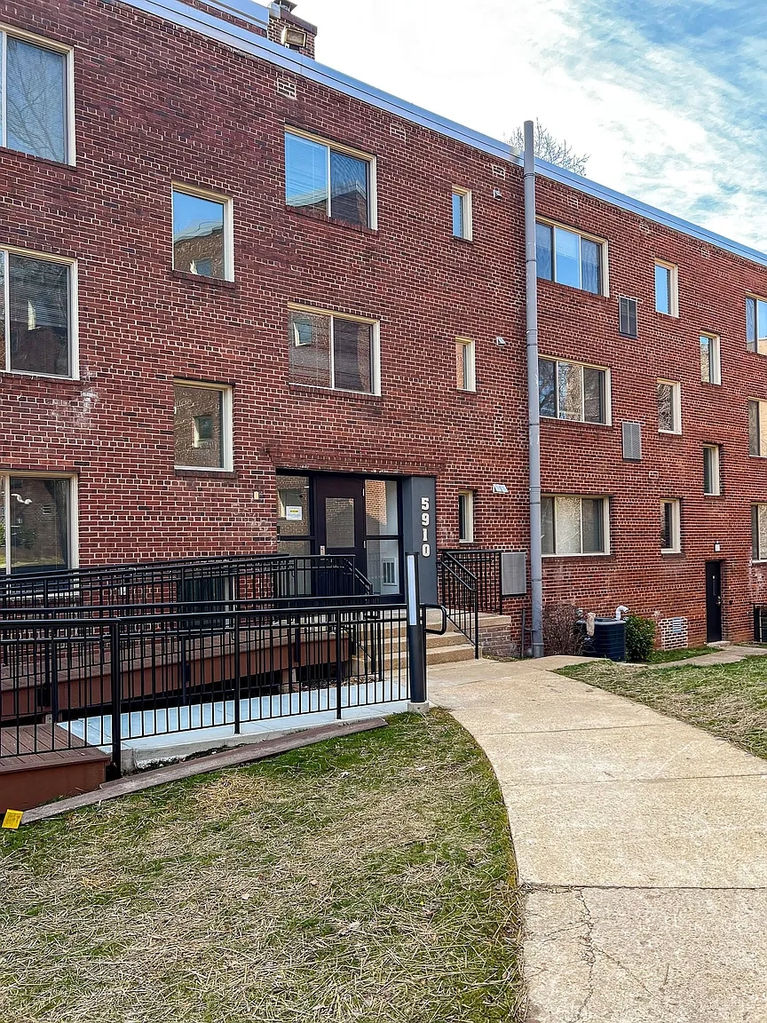 Welcome to The Doreen at 5910 14th St NW – photo 3