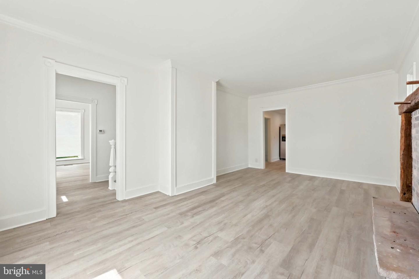 471 N Elmwood Rd – photo 3