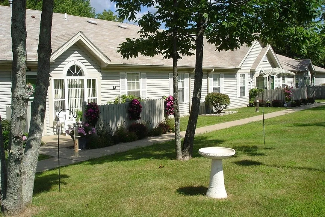 Hermitage Hills Apartments – photo 1