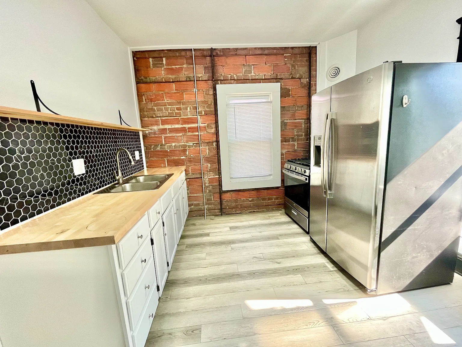 1331 W 65th St – photo 3