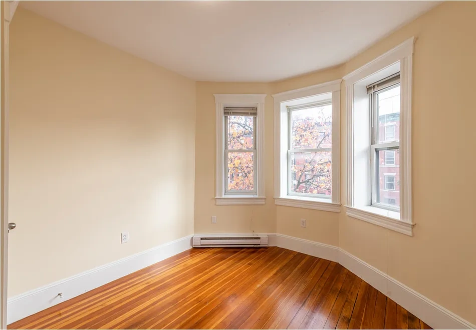 881 Huntington Ave. – Floor plan