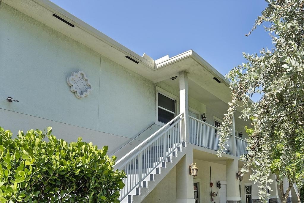 105 2nd St #3 – photo 1
