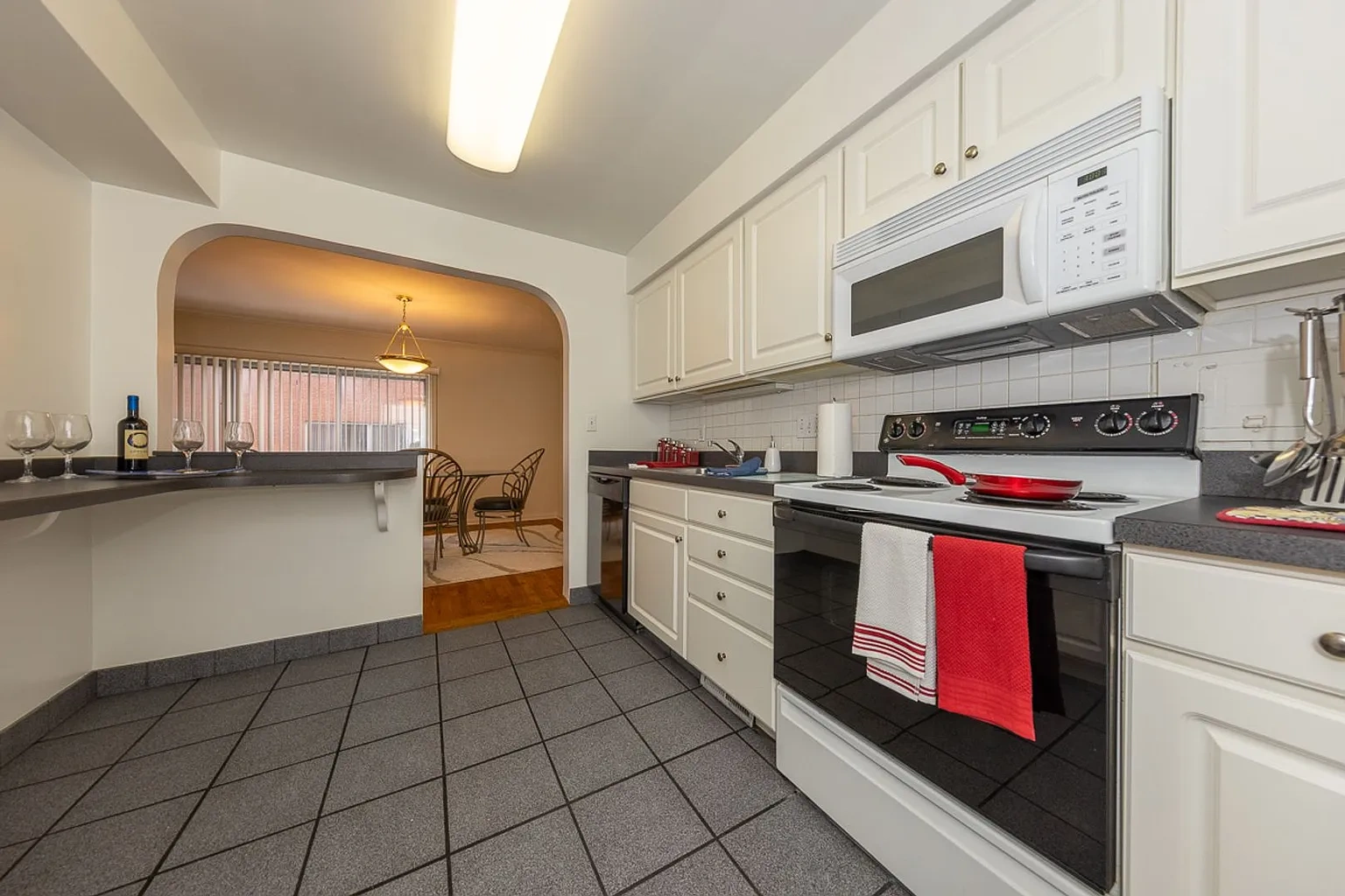 3208 Warren – photo 3