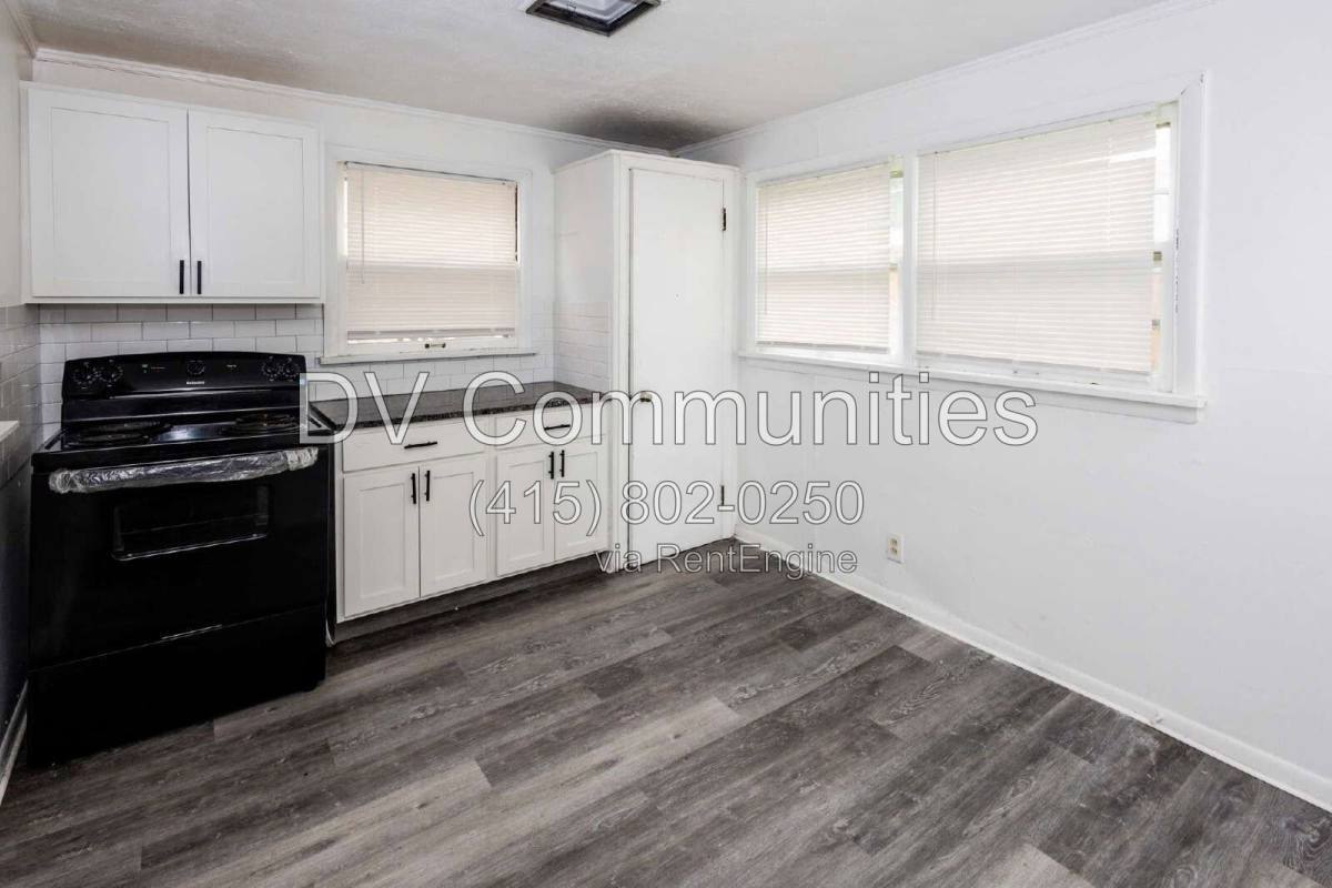 54 E 220th St – photo 5