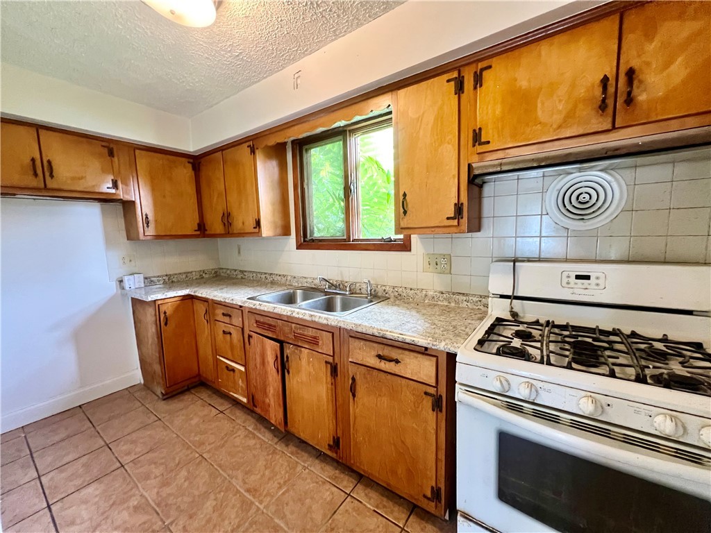 1115 Bond St – photo 5