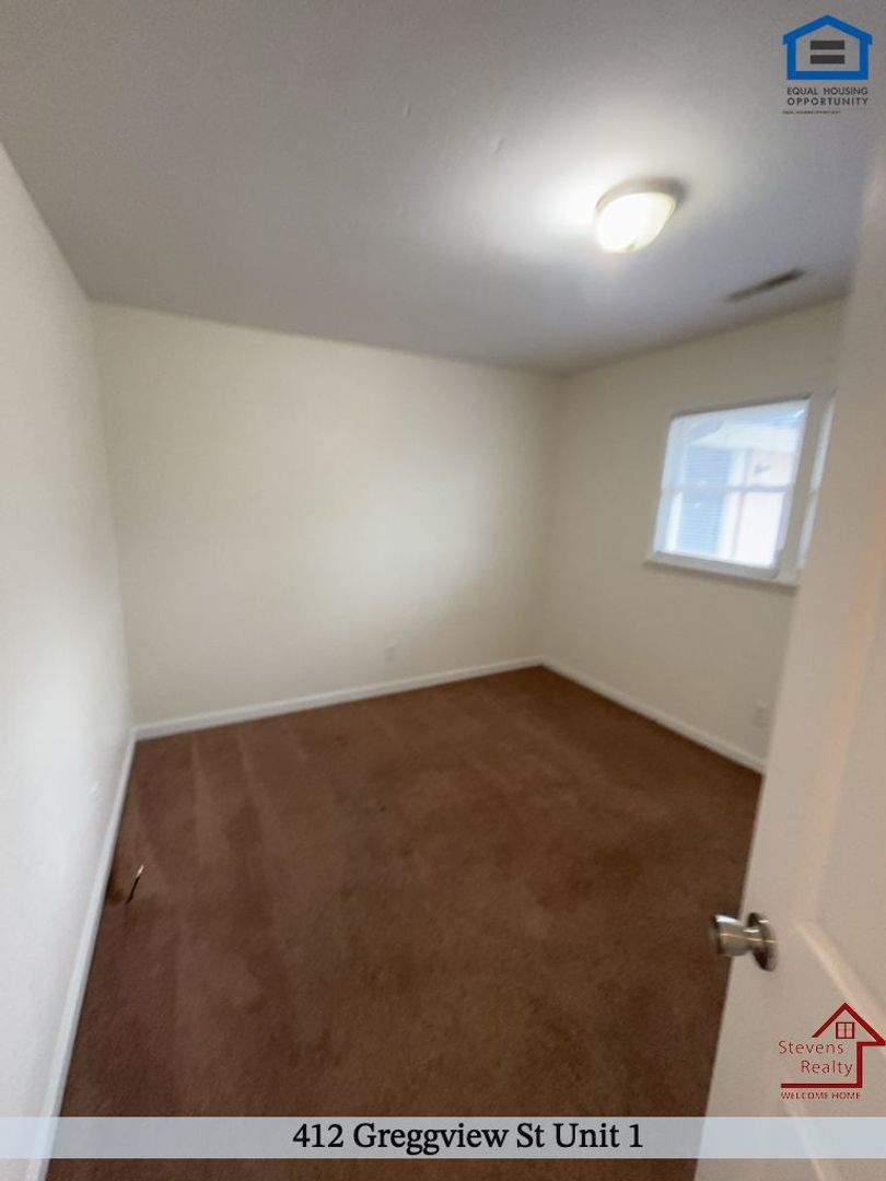 412 Greggview St – photo 5