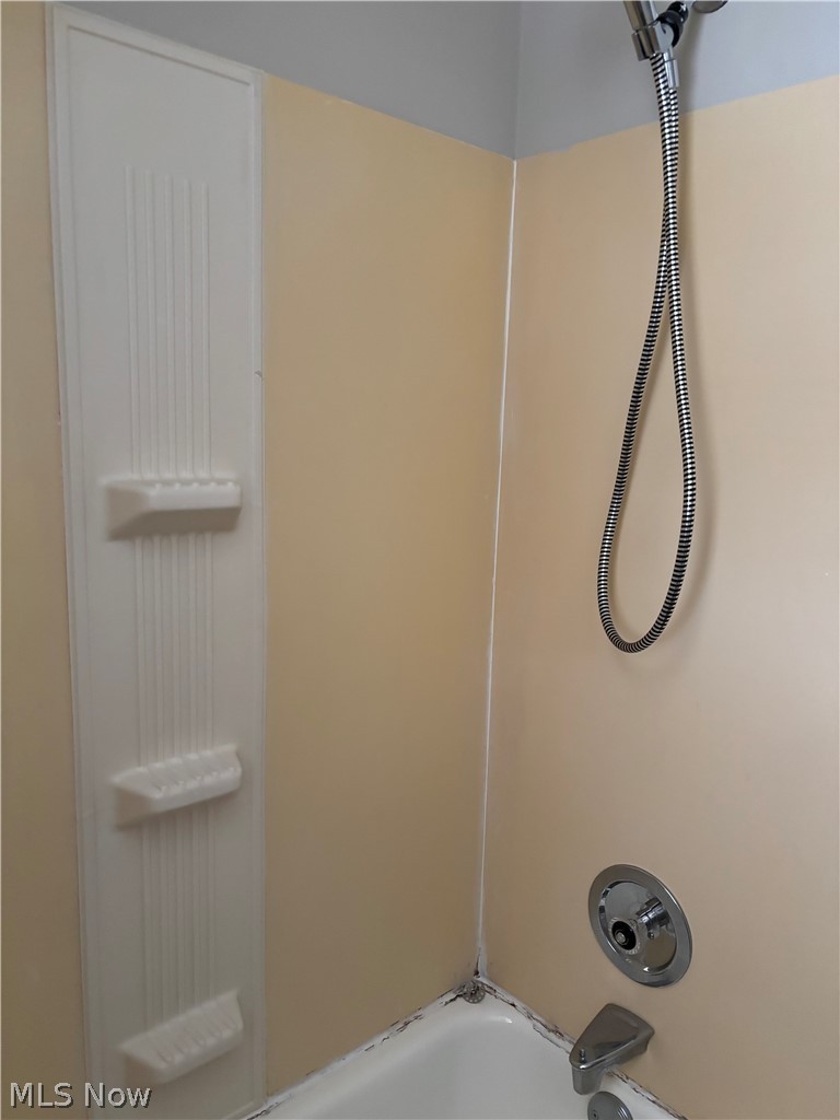 29435 Euclid Ave unit 3 – photo 4