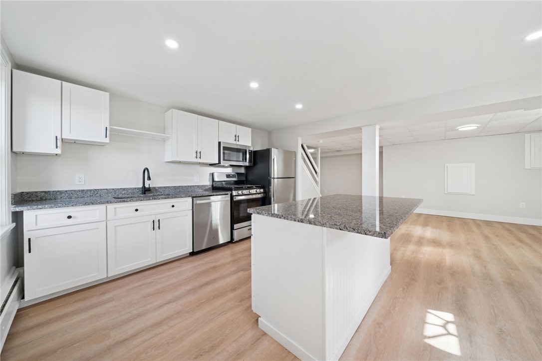 612 Hopkins St unit 2 – photo 4