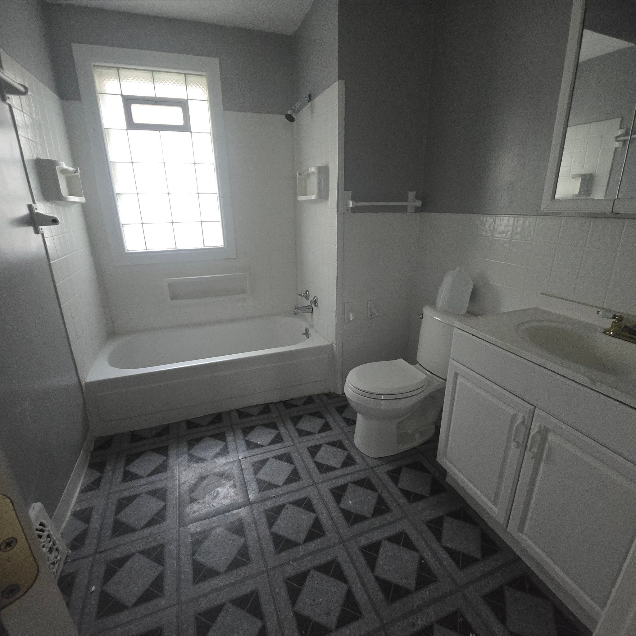 1853 Mannering Rd unit 1 – photo 5