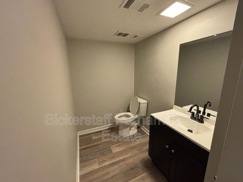 1263 Cedar Ave unit 4 – photo 5