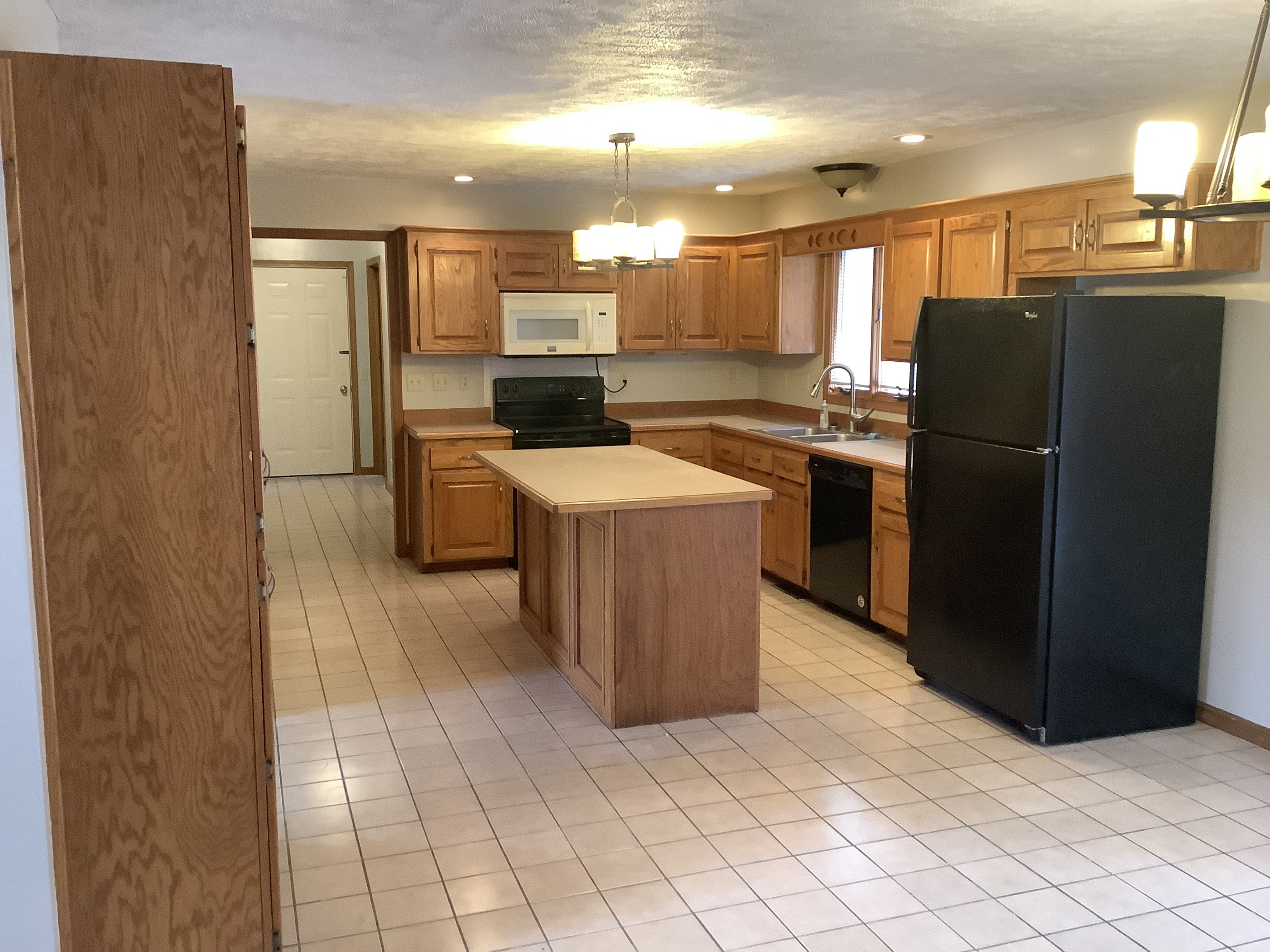 930 Barks Rd E – photo 4