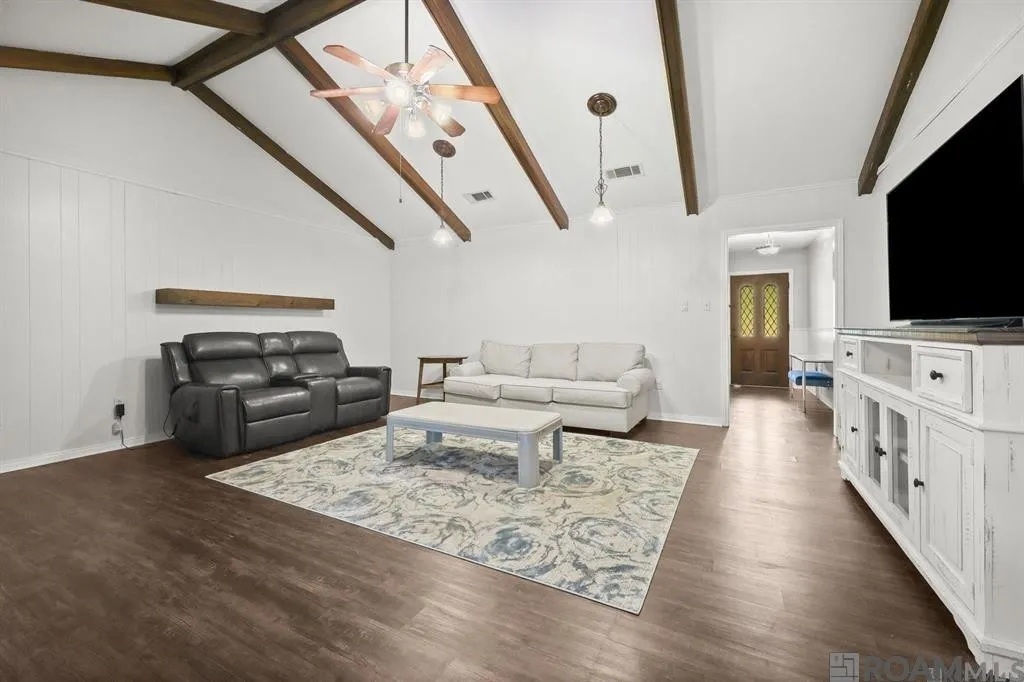 1369 Crescent Dr – photo 3