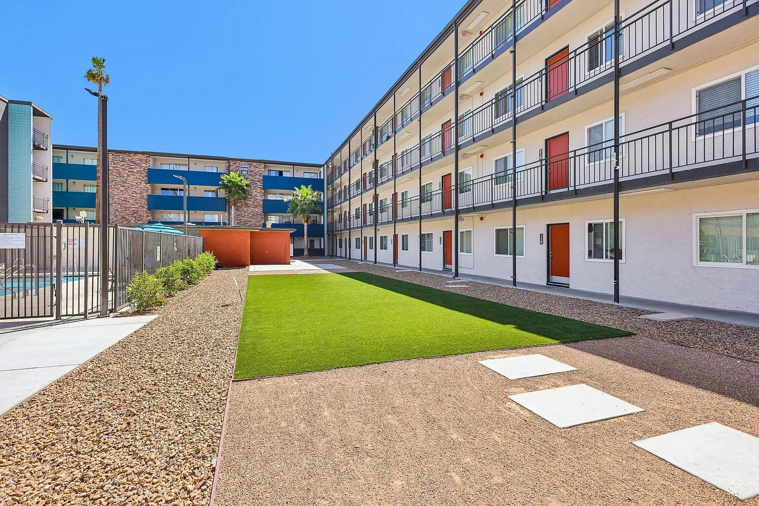 Courtyard525 – photo 2