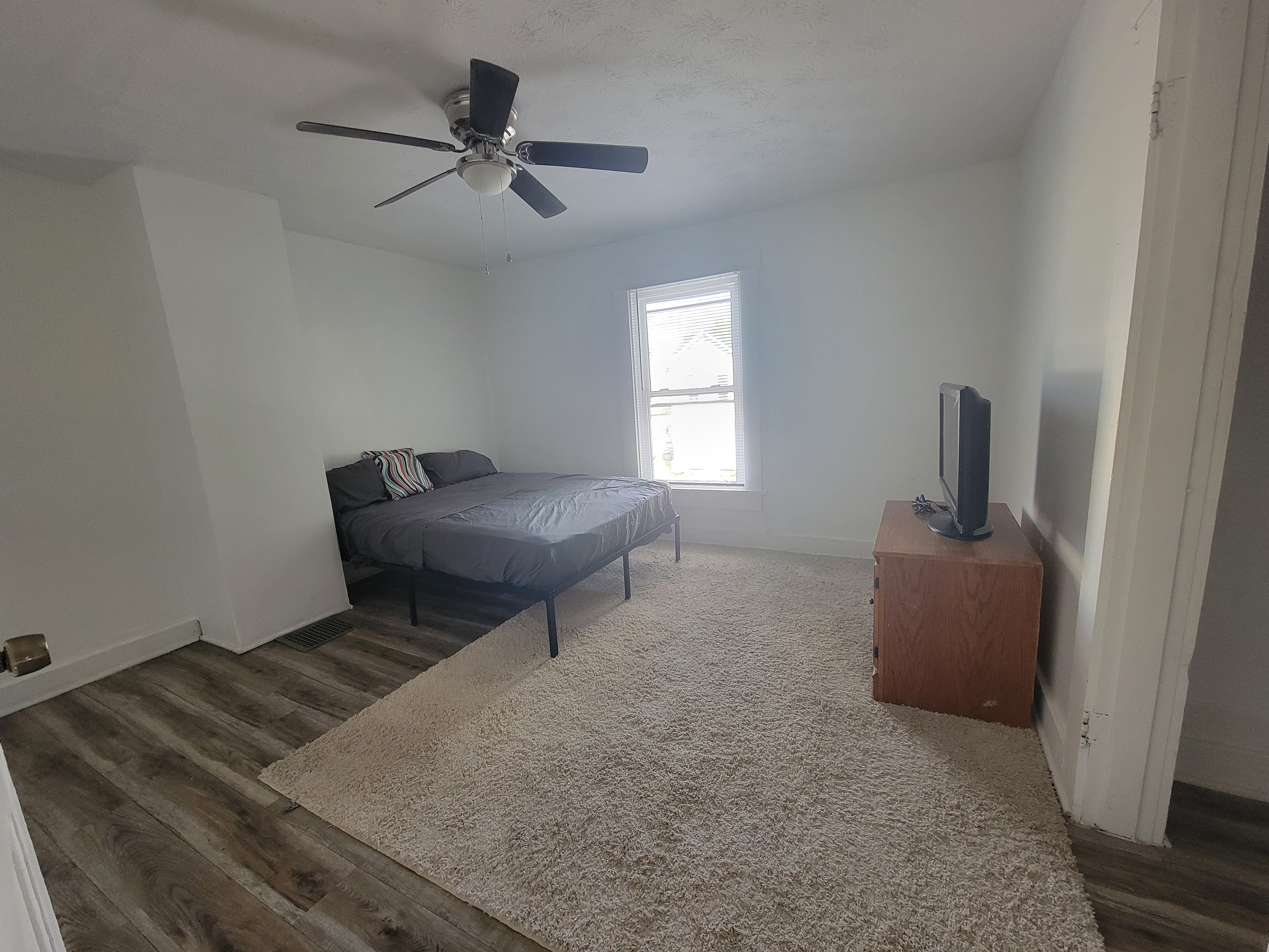 47 Burlington Ave – photo 4