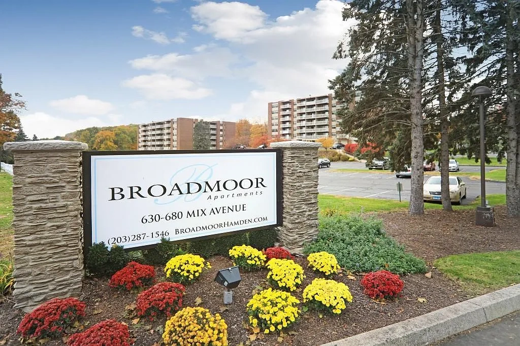 Broadmoor Apartments – photo 3