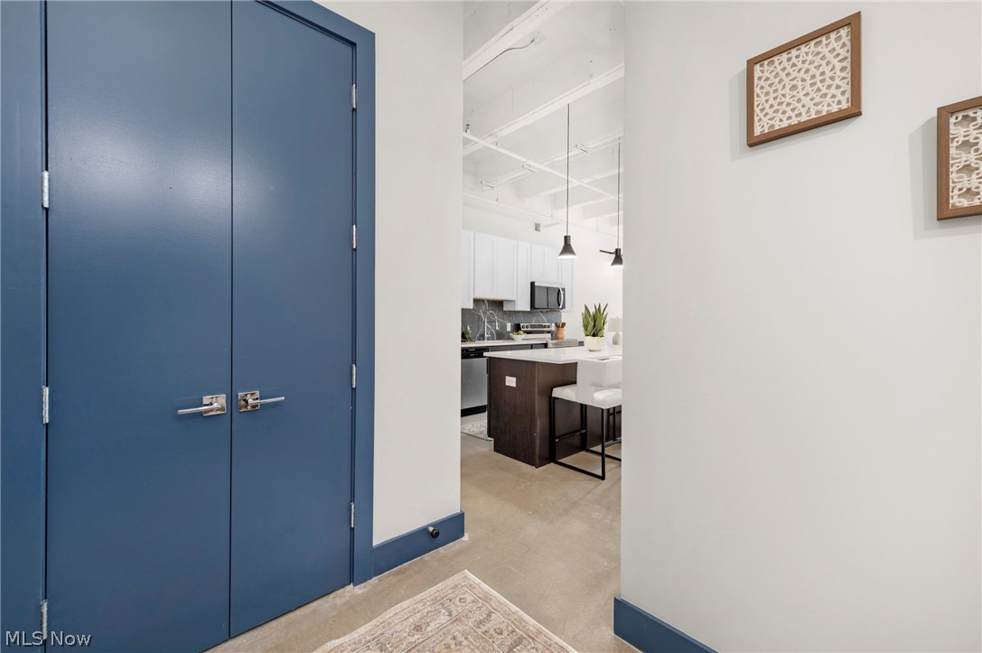 14650 Detroit Ave unit 405 – photo 4