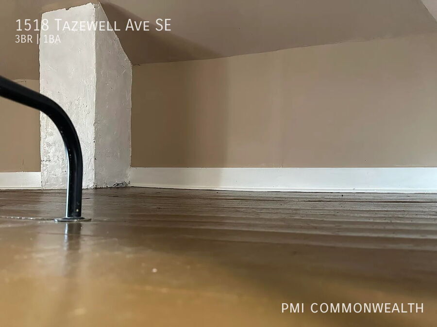 1518 Tazewell Ave SE – photo 4