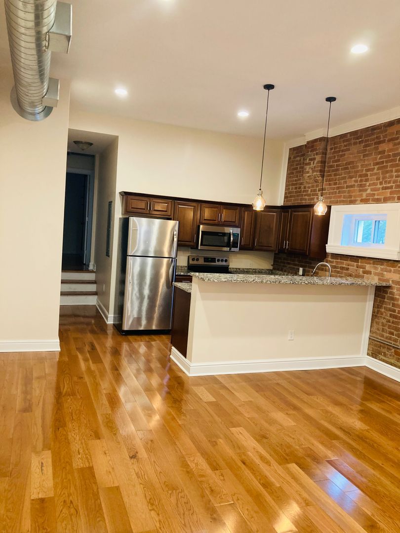1207 Reddour St unit RD - 1 – photo 1