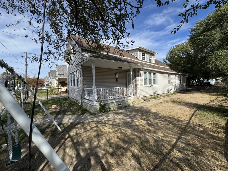 3233 W 50th St – photo 1