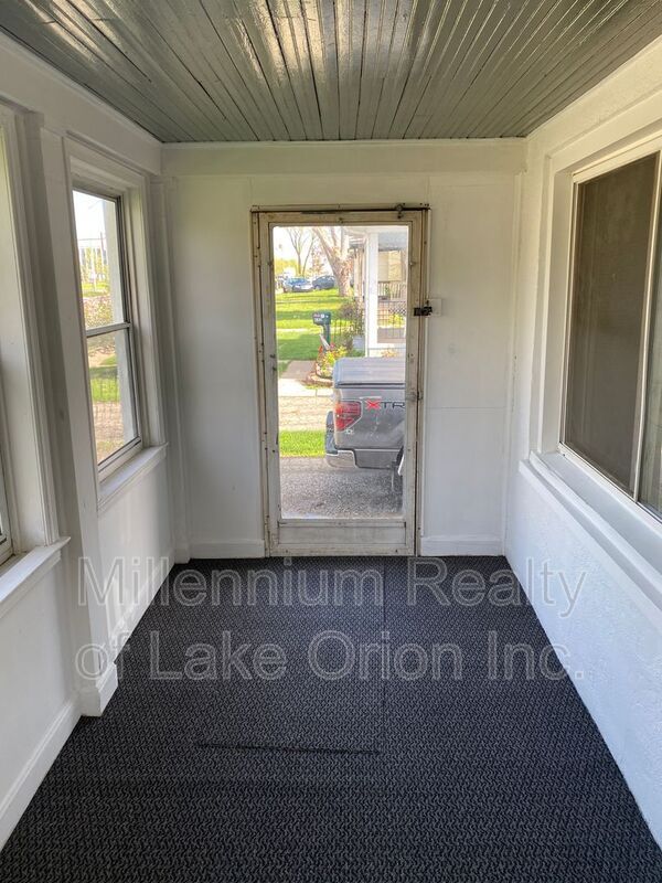 638 Joslyn Ave – photo 2