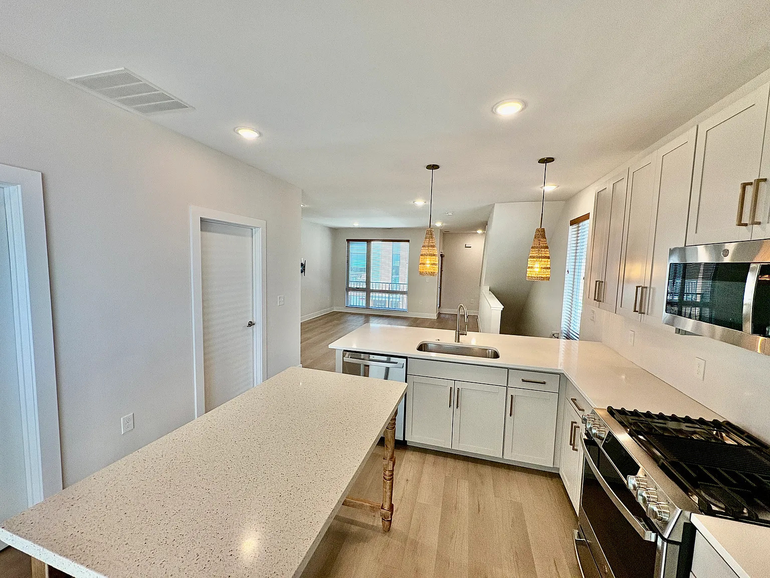 7304 Pk Pl Ct unit 7304 – photo 1