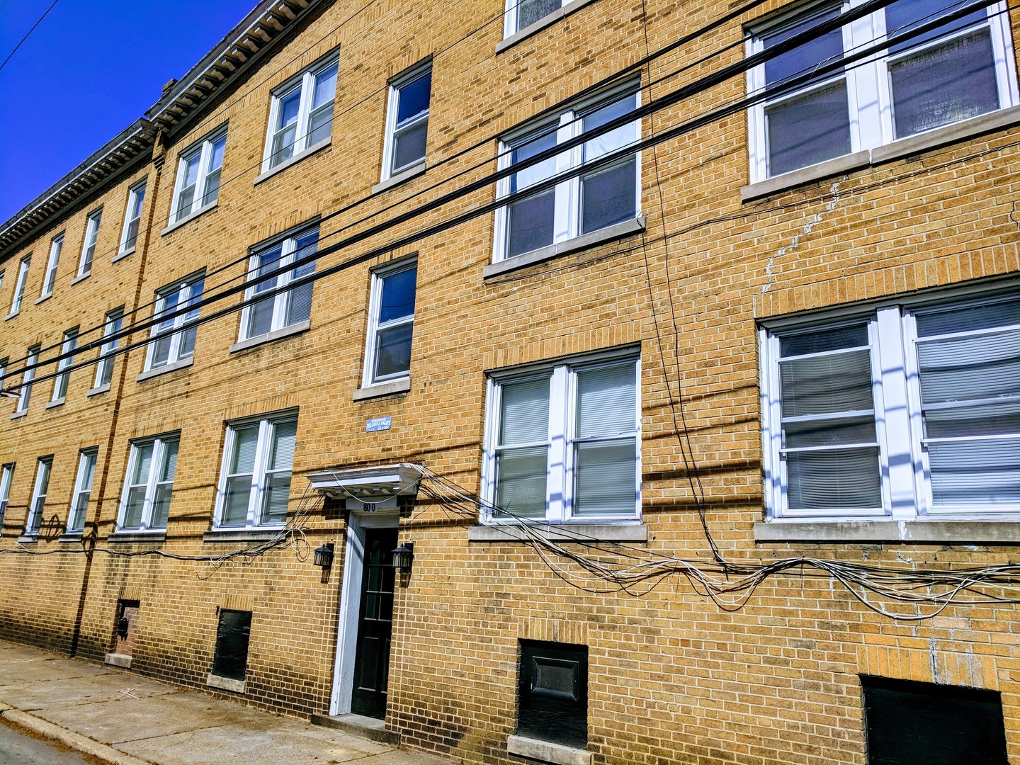 800 N Sheppard St unit Apt. 09 – photo 2