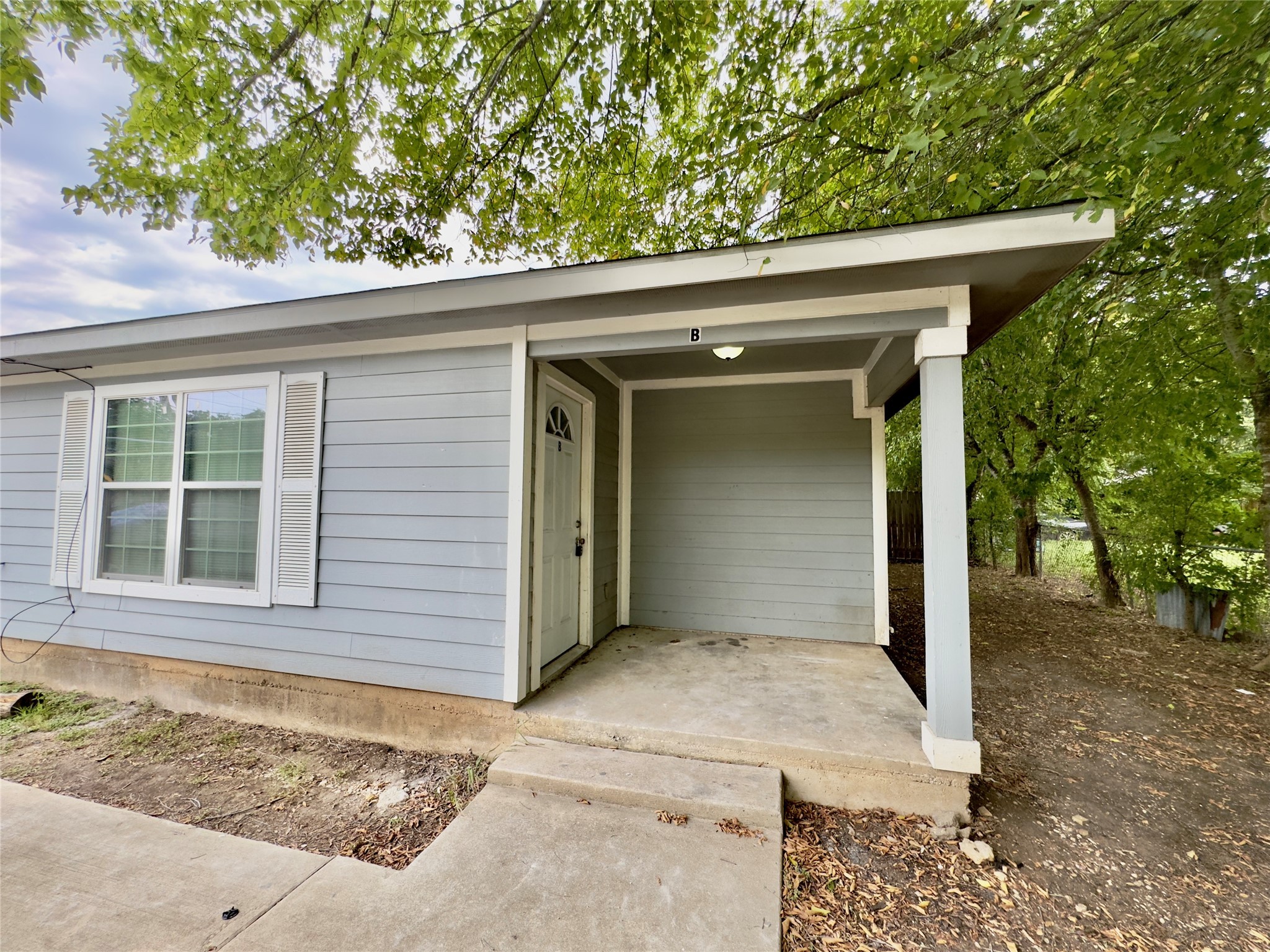 709 San Saba St unit A – photo 2