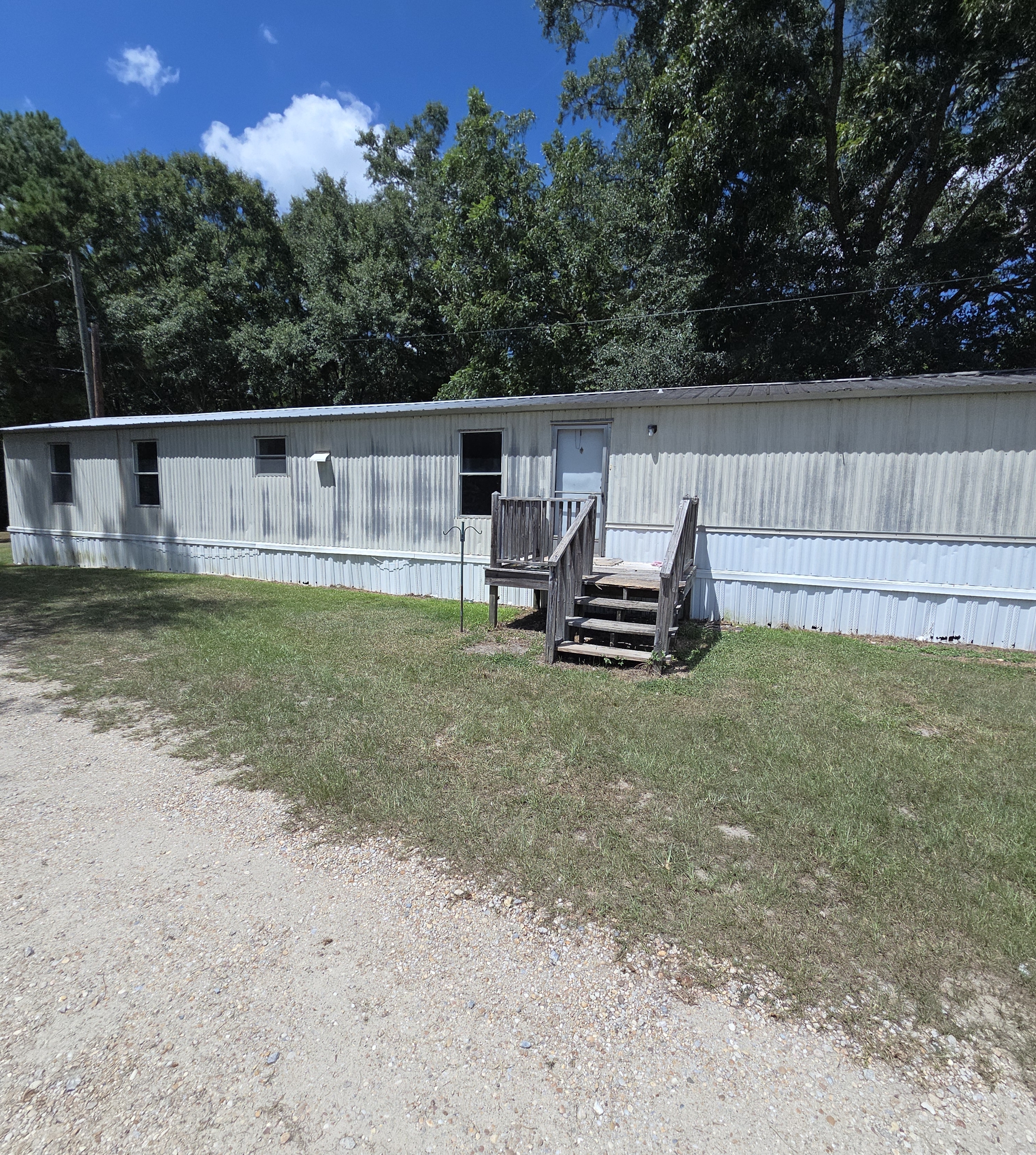 1121 N Broadway St – photo 1