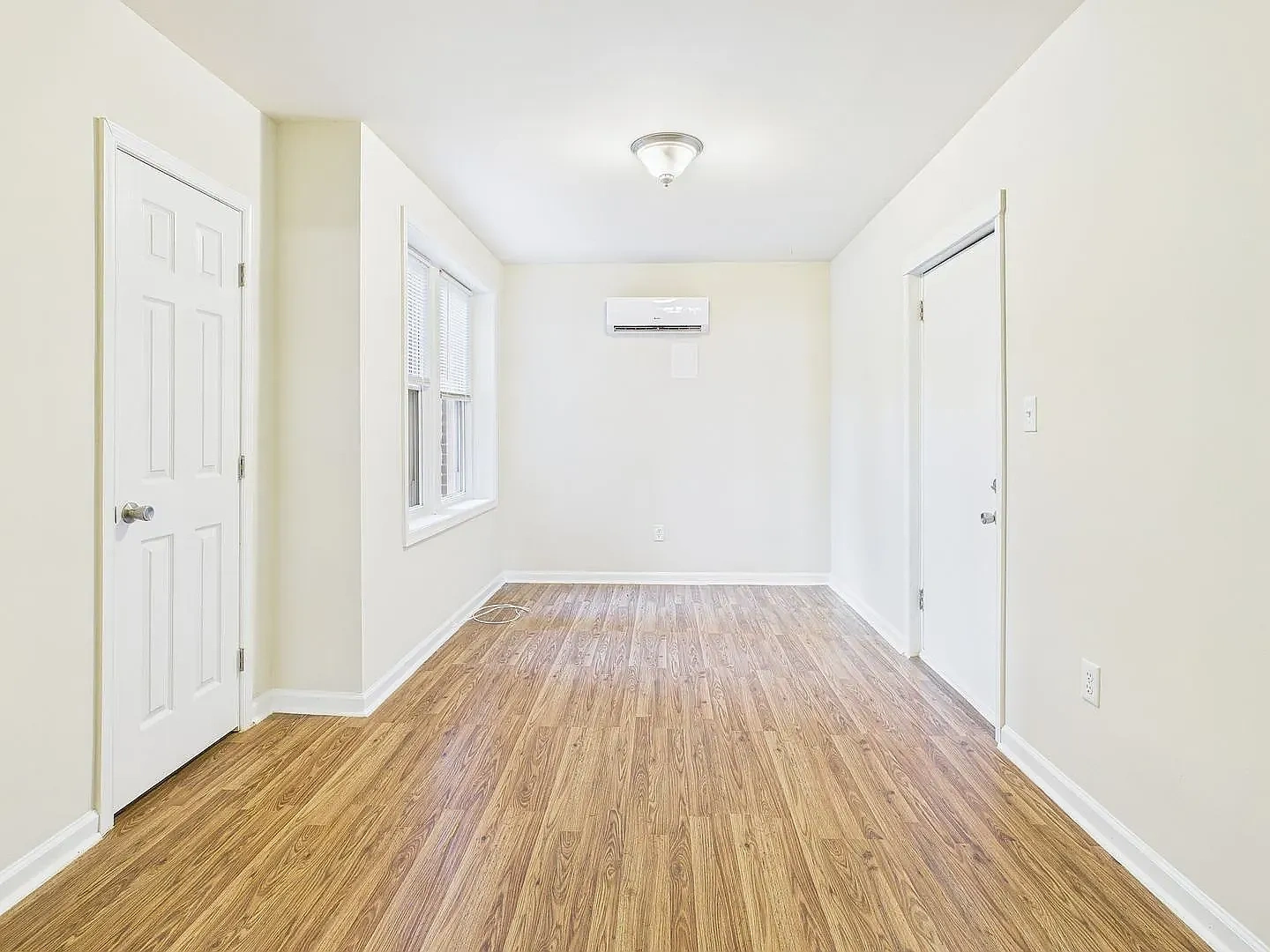 2400 Barton Ave – photo 2