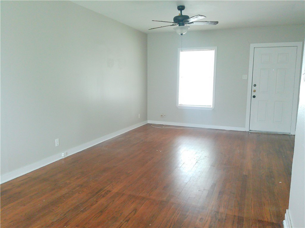 2837 Sarita St – photo 3