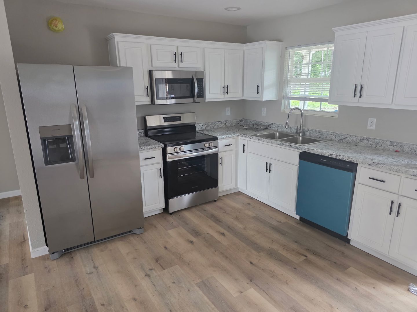 657 N Washington St – photo 2