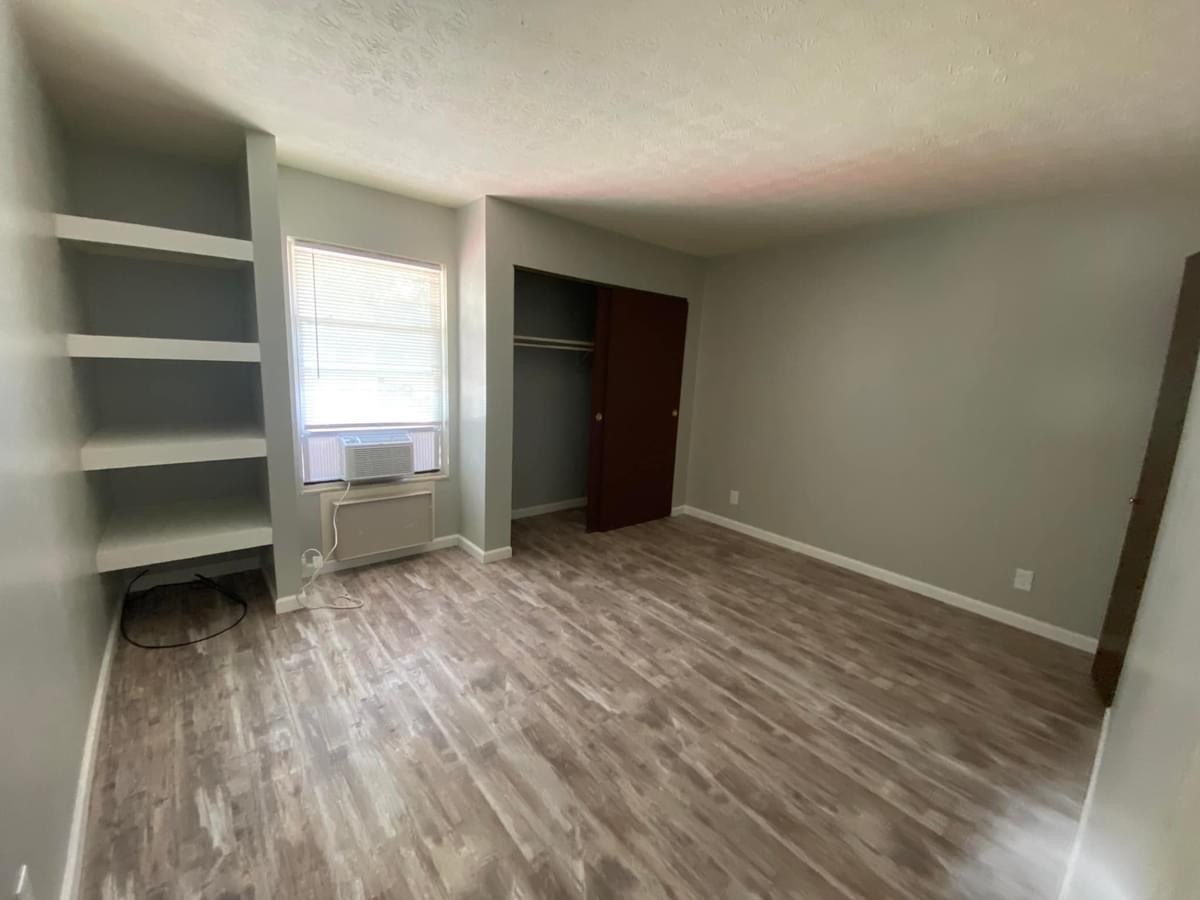 303 Forest Ln – photo 3