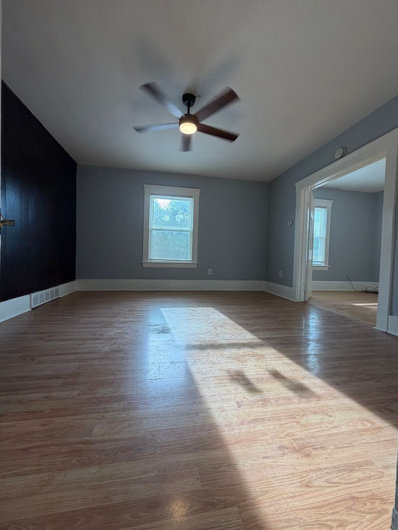 3543 W 50th St unit Up – photo 2