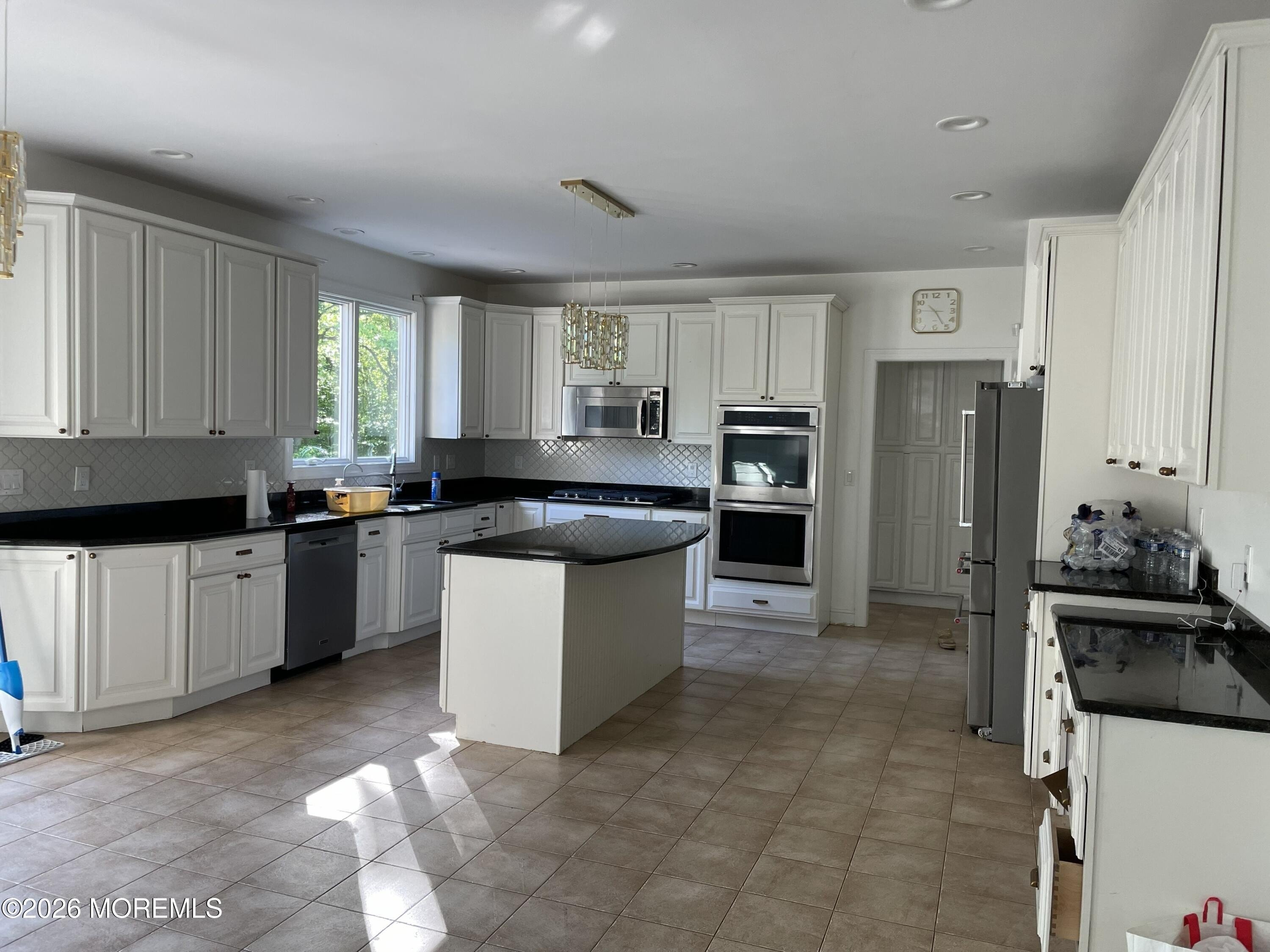 15 Hope Dr – photo 4