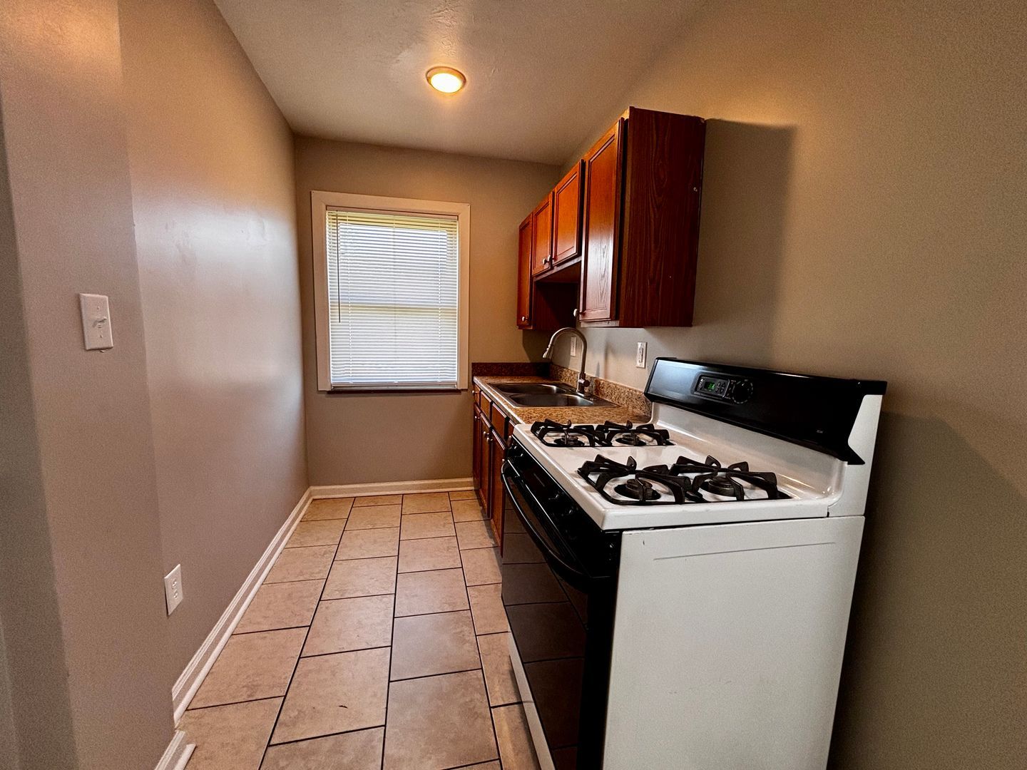 231 E Xenia Dr unit 219 - B – photo 3