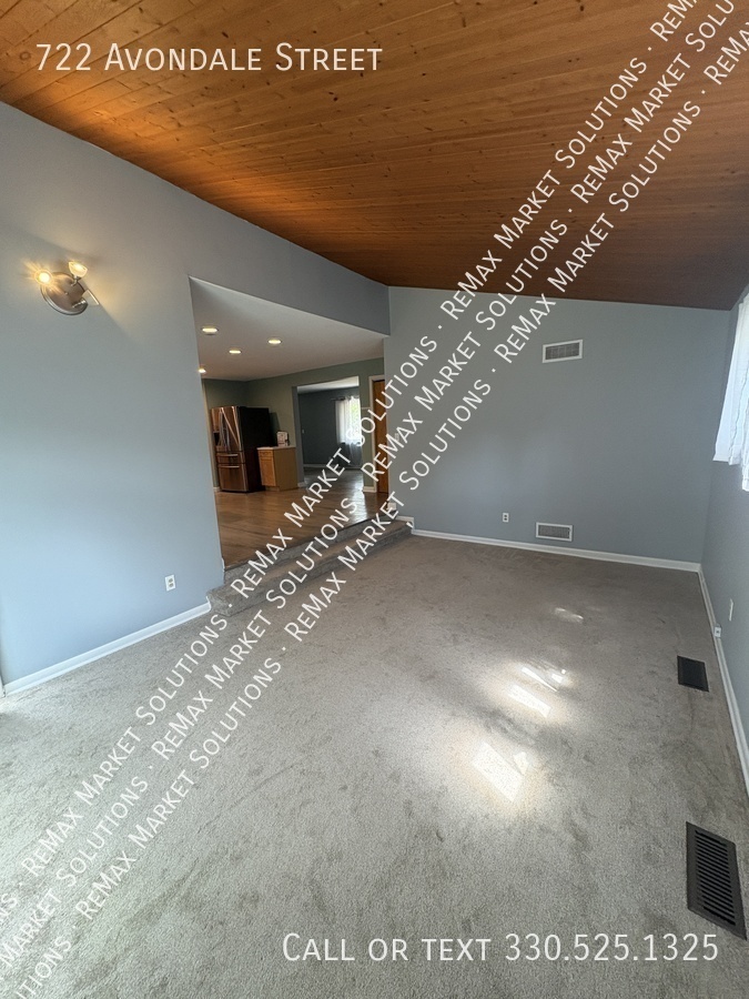 722 Avondale St – photo 4