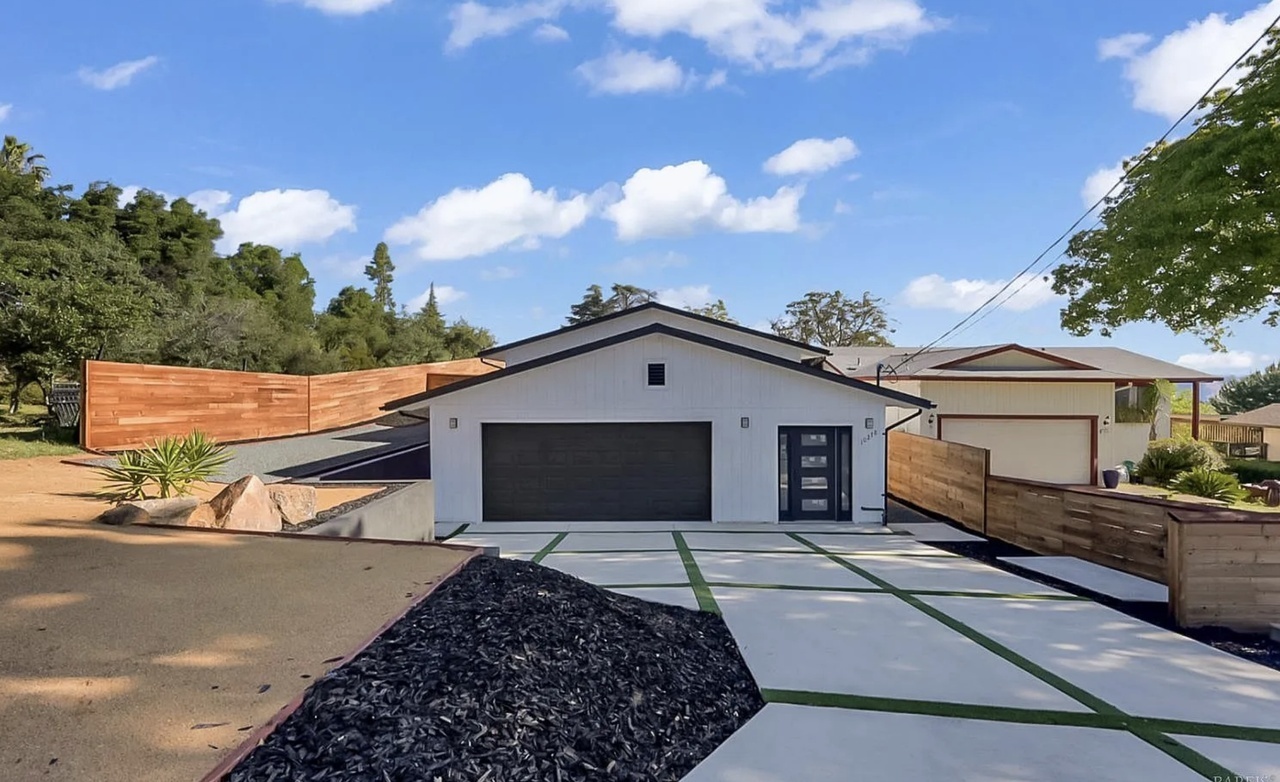 10278 Fairway Dr – photo 1