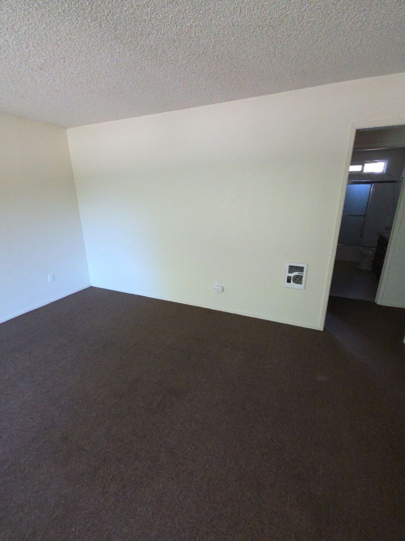 209 Wright Ln unit 1 – photo 4