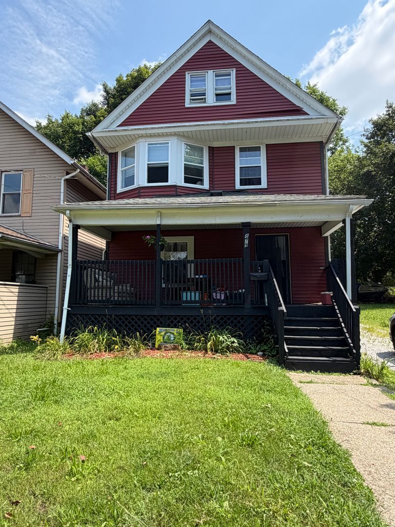 879 Chalker St – photo 1