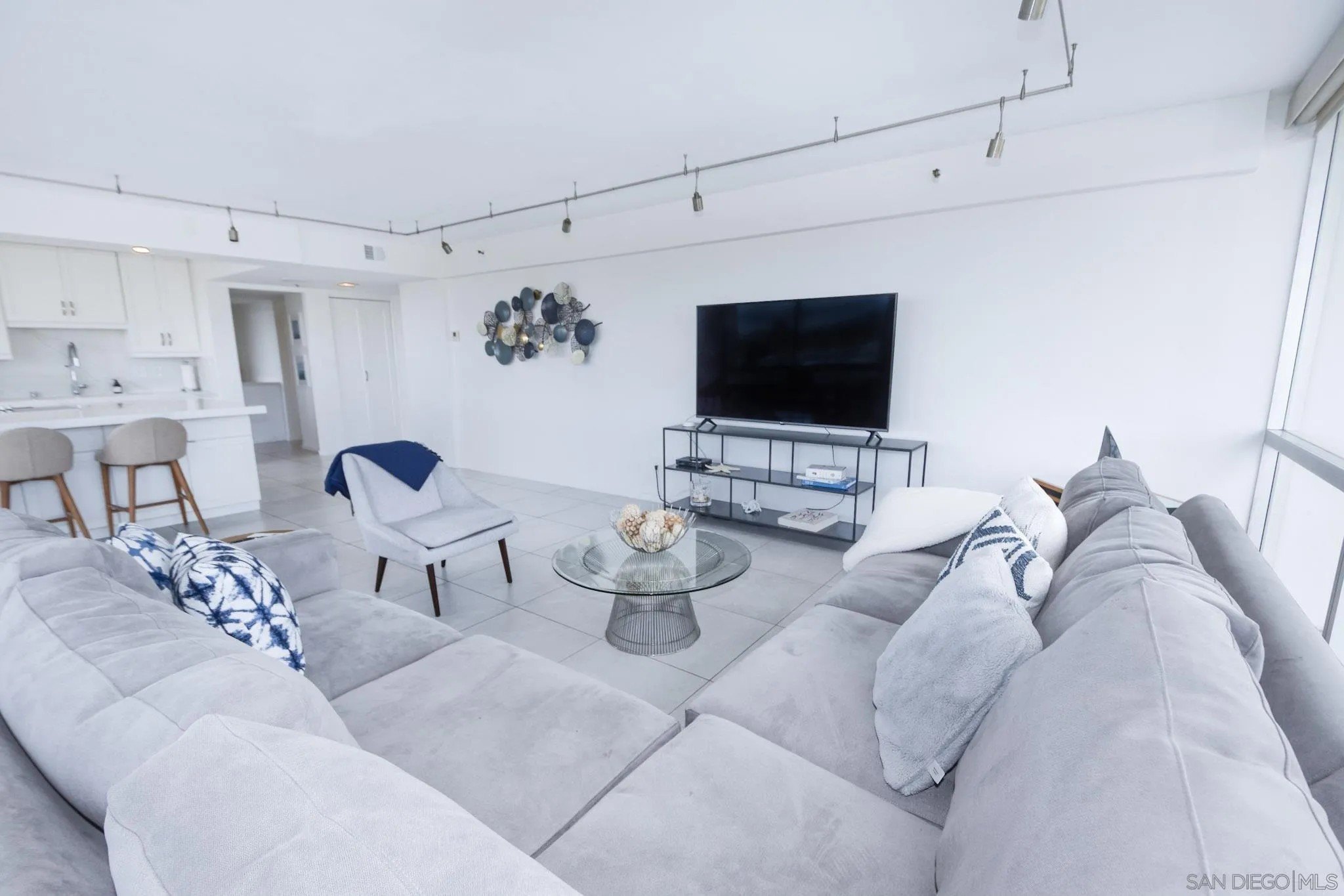 1710 Avenida Del Mundo #108 – photo 4